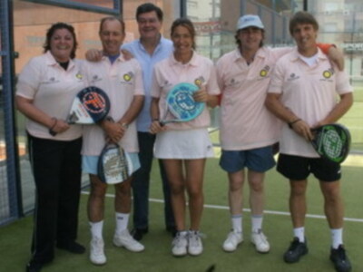 El Cordobes,Raquel Revuelta,Soto y Charo Reina juegan al padel en Sato de Sevilla