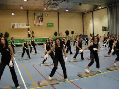 Más de 200 personas participaron en el Aerobitón de Gines