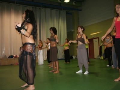 La Junta forma a treinta técnicos deportivos para la enseñanza de la danza del vientre