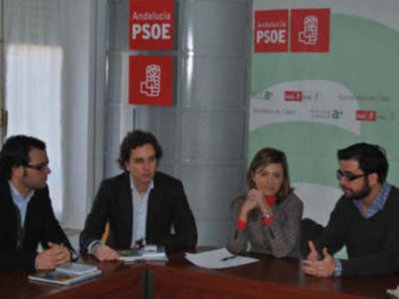 Reunión de trabajo en Andalucía PSOE con representantes del partido político.