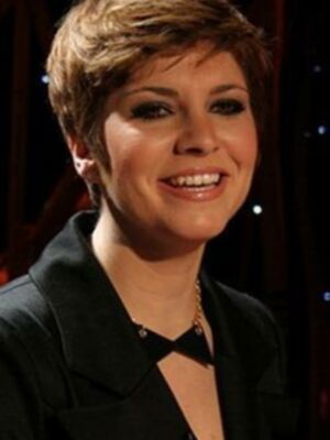 La actuacion de Pasion Vega suspendida el martes se ofrecera el domingo a las 12