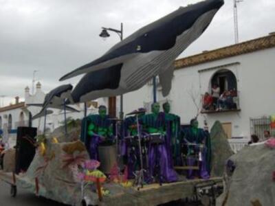 La cabalgata de carnaval puso el punto y final al fin de semana grande de la fiesta (Chipiona)