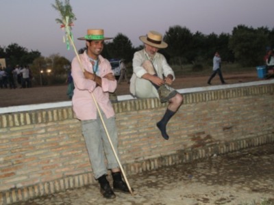 Fran Rivera y Eugenia Martínez de Irujo , juntos  en el camino del Rocío