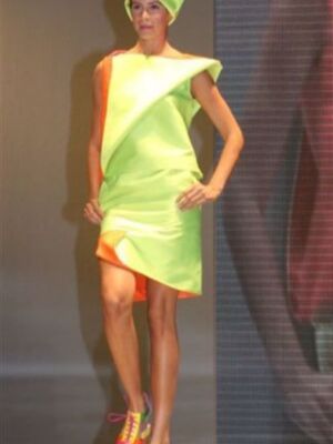 Agatha Ruiz de la Prada recibe en Sevilla un premio por su dedicación a la moda