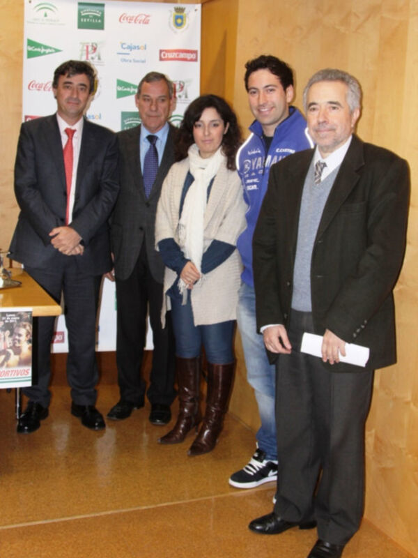 Presentación de un evento deportivo con patrocinio de Coca-Cola y otras empresas.
