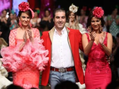 Elisabeth conto con el apoyo de su novio, el futbolista Alexis que fue a verla desfilar por primera vez 