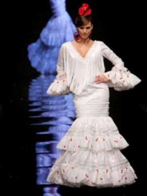 Marisa Jara, Helen Lindes, Paula Guilló, Miss España 2010, Eva González y Mª José Suárez de flamenca en Simof 2011