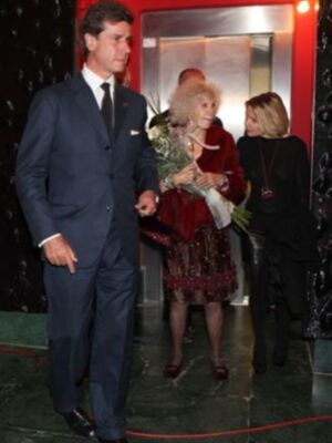 Los Alba apoyan a Cecilia Gómez la ex de Fran Rivera en Sevilla