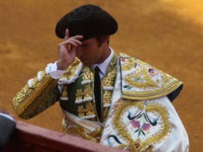 El abrazo de Fran Rivera y Cayetano en la maestranza