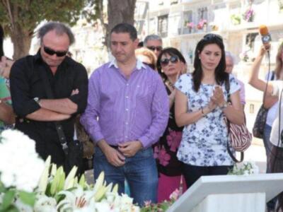 Amador Mohedano llevo flores para Rocío Jurado en el V aniversario de su fallecimiento