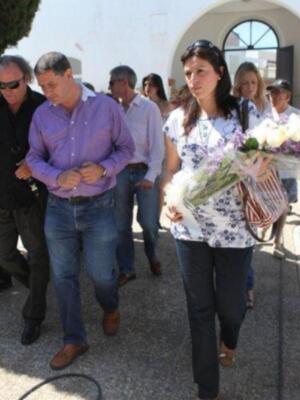 Amador Mohedano llevo flores para Rocío Jurado en el V aniversario de su fallecimiento