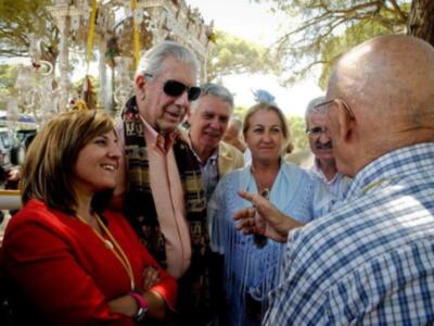 Fran Rivera y Simoneta Gómez Acebo en  el camino del rocío   