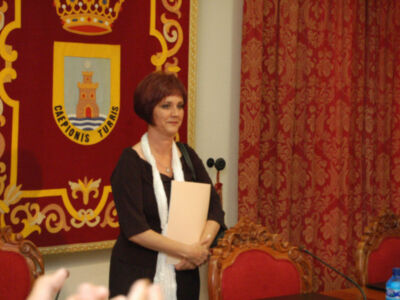 Isabel María Fernández   hace pública su renuncia a la alcaldía en el pleno del ayuntamiento(Chipiona)