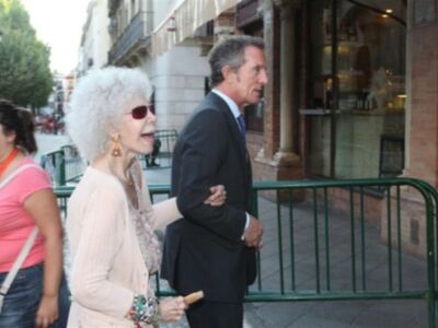 La Duquesa de Alba podría casarse en septiembre en el palacio de dueñas de Sevilla