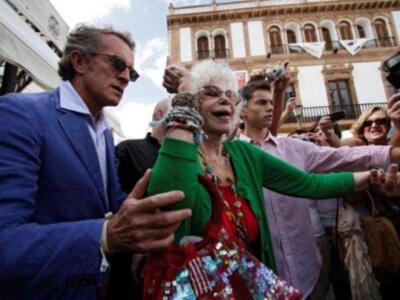 La Duquesa De Alba  se casa 5 octubre  a la una de la tarde 