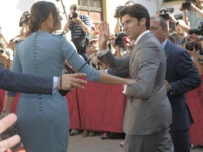 Antonio García reafirma la autoría del vestido de Eva González en la boda de la duquesa de Alba