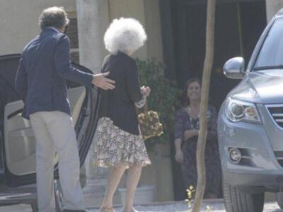 El emotivo reencuentro de los duques de Alba y su madrina Carmen Tello tras la boda