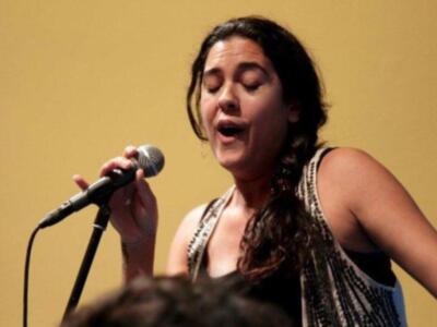 La duquesa de Alba asiste a su primera acto público tras su boda acompañada de Carmen Tello