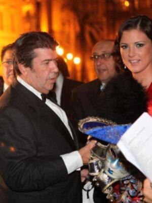 Fiesta de gala y mascaras en los Reales Alcázares de Sevilla  