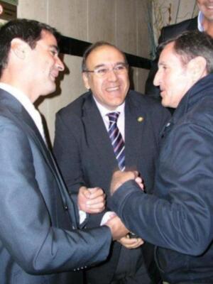 Jesulín de Ubrique, improvisado y risueño fotógrafo, homenajeado en Coria (Cáceres) por los mayorales y trabajadores del campo bravo