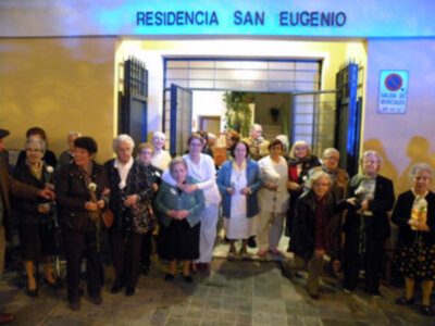 Pio XII y Begoña con la fe de la Milagrosa Sevillana.
