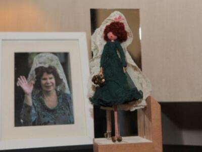 La duquesa de alba inaugura una exposición sobre moda con los trajes que ha lucido a lo largo de su vida