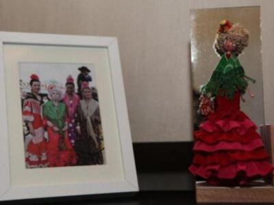 La duquesa de alba inaugura una exposición sobre moda con los trajes que ha lucido a lo largo de su vida