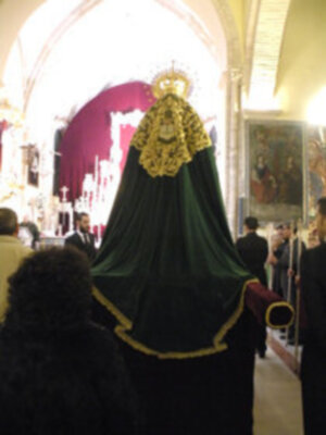  Procesión claustral de la virgen de la Esperanza de la Hermandad de Jesús Nazareno de Alcalá del Río.