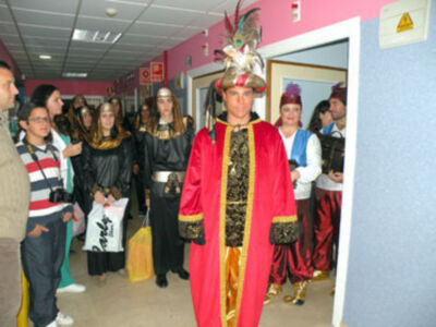 El cartero Real visito el Hospital Macarena.