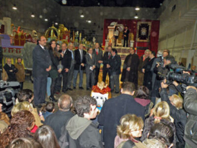Acto de entronización de la Imagen del Niño Jesús en la carroza del nacimiento de la cabalgata 2012