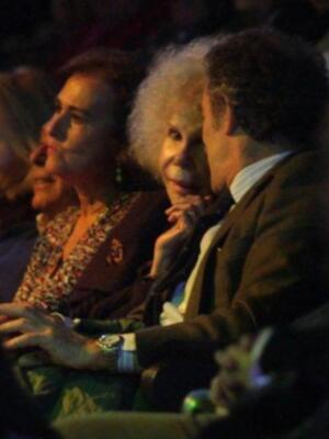 La duquesa de Alba se divierte con imitación que de ella hacen los Morancos 