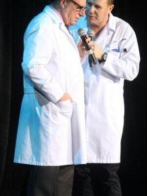 La duquesa de Alba se divierte con imitación que de ella hacen los Morancos 