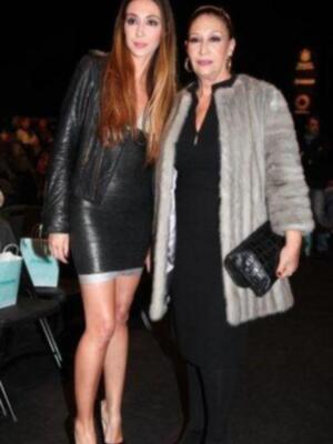 Vicky Berrocal reúne a sus amigos para presentar su nueva colección de flamenca