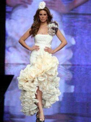 Miss España 2011 Andrea Huisgen; una catalana vestida de flamenco sexy por primera vez 