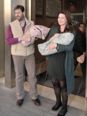 Alejandra Osborne ya tiene a sus mellizos en su casa sevillana