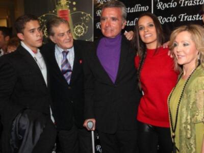 Gloria Camila cumple 16 años sobre la pasarela ante la orgullosa mirada de su padre y su hermano que regreso de Irlanda