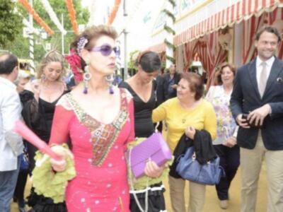 Numerosos personajes conocidos en Feria de Sevilla 2012