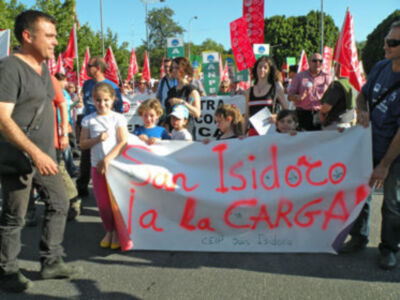 Multitudinaria manifestación de profesores y estudiante en Sevilla