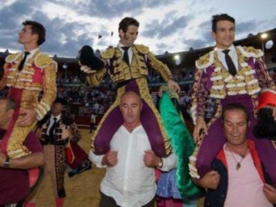 Padilla triunfa y pone banderillas con parche de diseño en un ojo