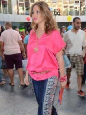 Jessica Bueno jurado de un certamen de modelos el mismo día que Isabel Pantoja se sentaba en el banquillo