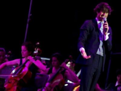 Eva González fan de la copla en el estreno del espectáculo azabache