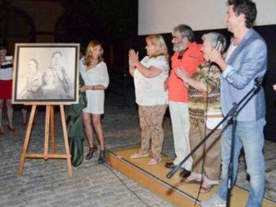   Paco León ejerce de padrazo 