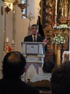 El sacerdote fray Antonio Larios Ramos (Dominico) exalto, a las Hermandades del Dulce Nombre de Jesús e inauguro el congreso en Alcalá del Río (Sevilla) 