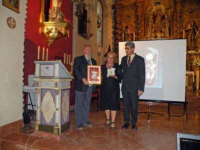 Provincia.D. Fernando Rodríguez- Solís exalto con su audiovisual, las anécdotas y curiosidades de las Hermandades del Dulce nombre del niño Jesús en Alcalá del Río.
