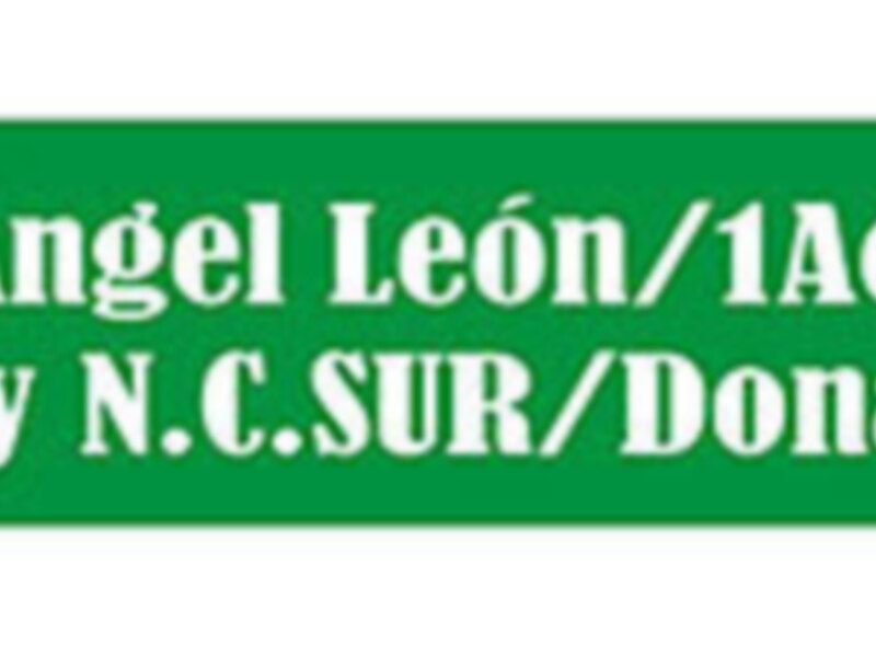 Cartel informativo con el nombre del autor y el título de la publicación sobre actualidad y noticias.