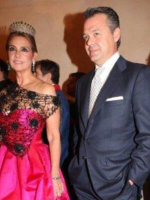 Luis Alfonso de Borbón y su esposa padrinos de la magnifica fiesta aniversario de la revista Escaparate en Sevilla