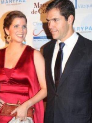 Luis Alfonso de Borbón y su esposa padrinos de la magnifica fiesta aniversario de la revista Escaparate en Sevilla