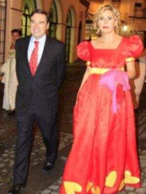 Luis Alfonso de Borbón y su esposa padrinos de la magnifica fiesta aniversario de la revista Escaparate en Sevilla
