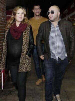 Kiko Rivera y Jessica Bueno salen de la clinica tras ser  padres  