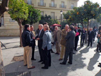 Sevilla.    EL sábado  los empresarios de Estepa hicieron entrega en el acto de 1500 kilos de Productos Navideños para las familias necesitada de Sevilla.